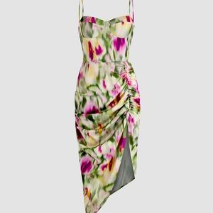 Beautiful dress only wore it once for about 3 hours! Its a size large